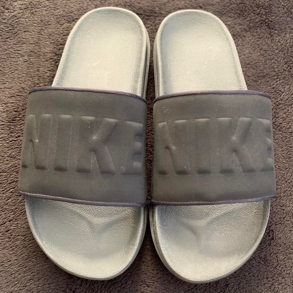 size 8 black nike offcourt slides
soft & comfortable
